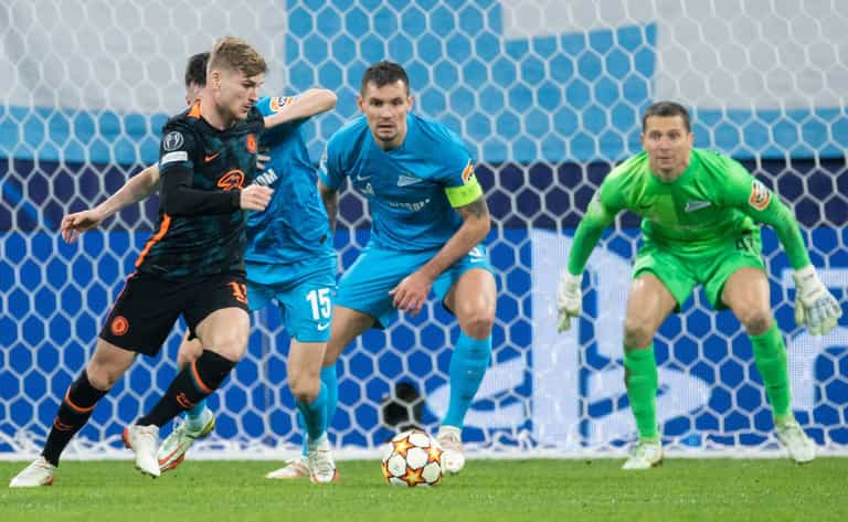 Rafael van der Vaart threatens to ‘walk away’ after Timo Werner comparison to Van Persie Rafael van der Vaart threatens to ‘walk away’ after Timo Werner comparison to Van Persie