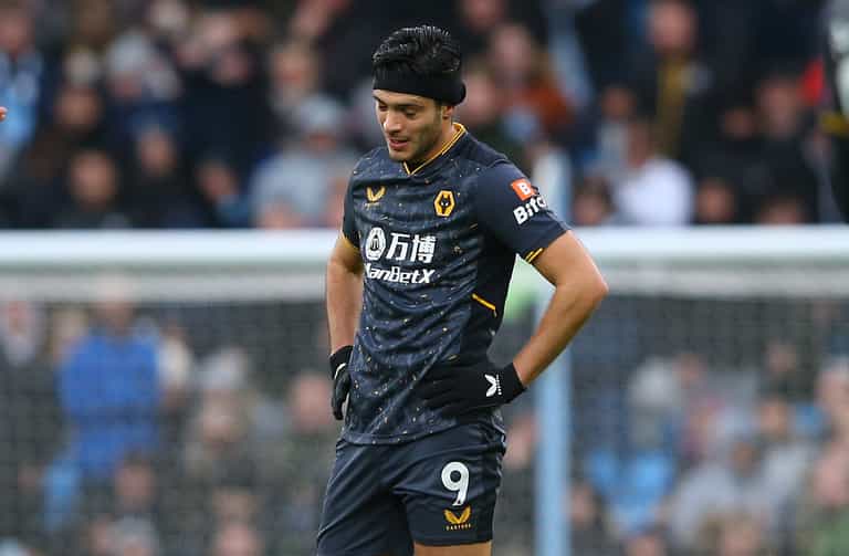Raul Jimenez sent off after two yellows cards in 48 seconds Raul Jimenez sent off after two yellows cards in 48 seconds