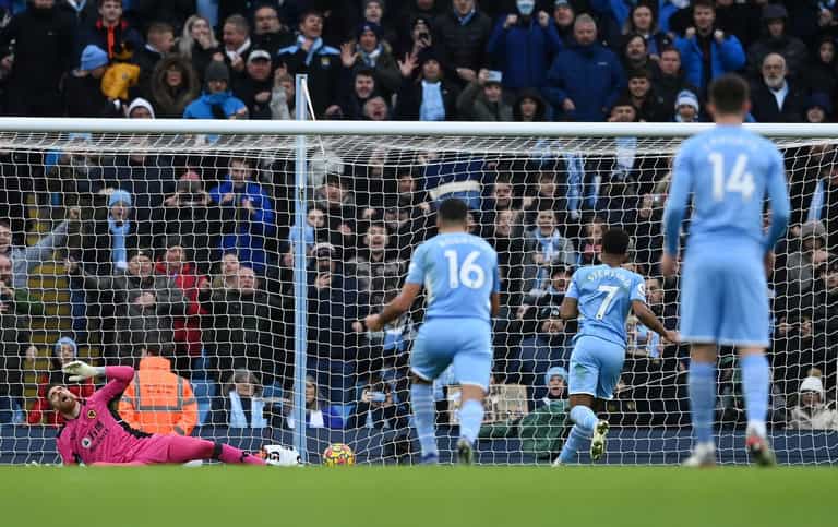 Controversial penalty call sees Man City beat 10-men Wolves Controversial penalty call sees Man City beat 10-men Wolves
