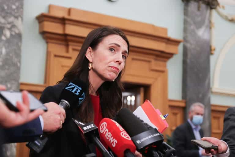 New Zealand delays border reopening amid Omicron concerns New Zealand delays border reopening amid Omicron concerns