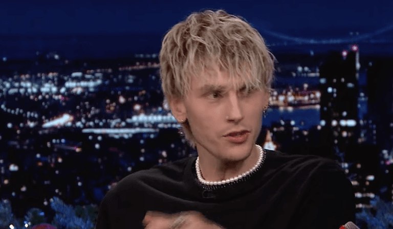 Machine Gun Kelly stabbed himself in front of Megan Fox to look cool Machine Gun Kelly stabbed himself in front of Megan Fox to look cool
