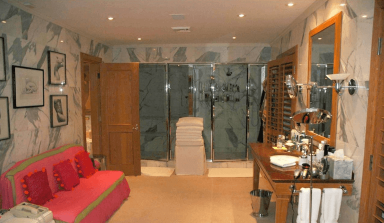 FBI release previously-unseen photos of Epstein’s mansion FBI release previously-unseen photos of Epstein’s mansion