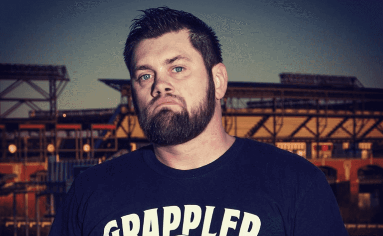 Wrestler Jimmy Rave dies aged 39 after having both legs amputated Wrestler Jimmy Rave dies aged 39 after having both legs amputated