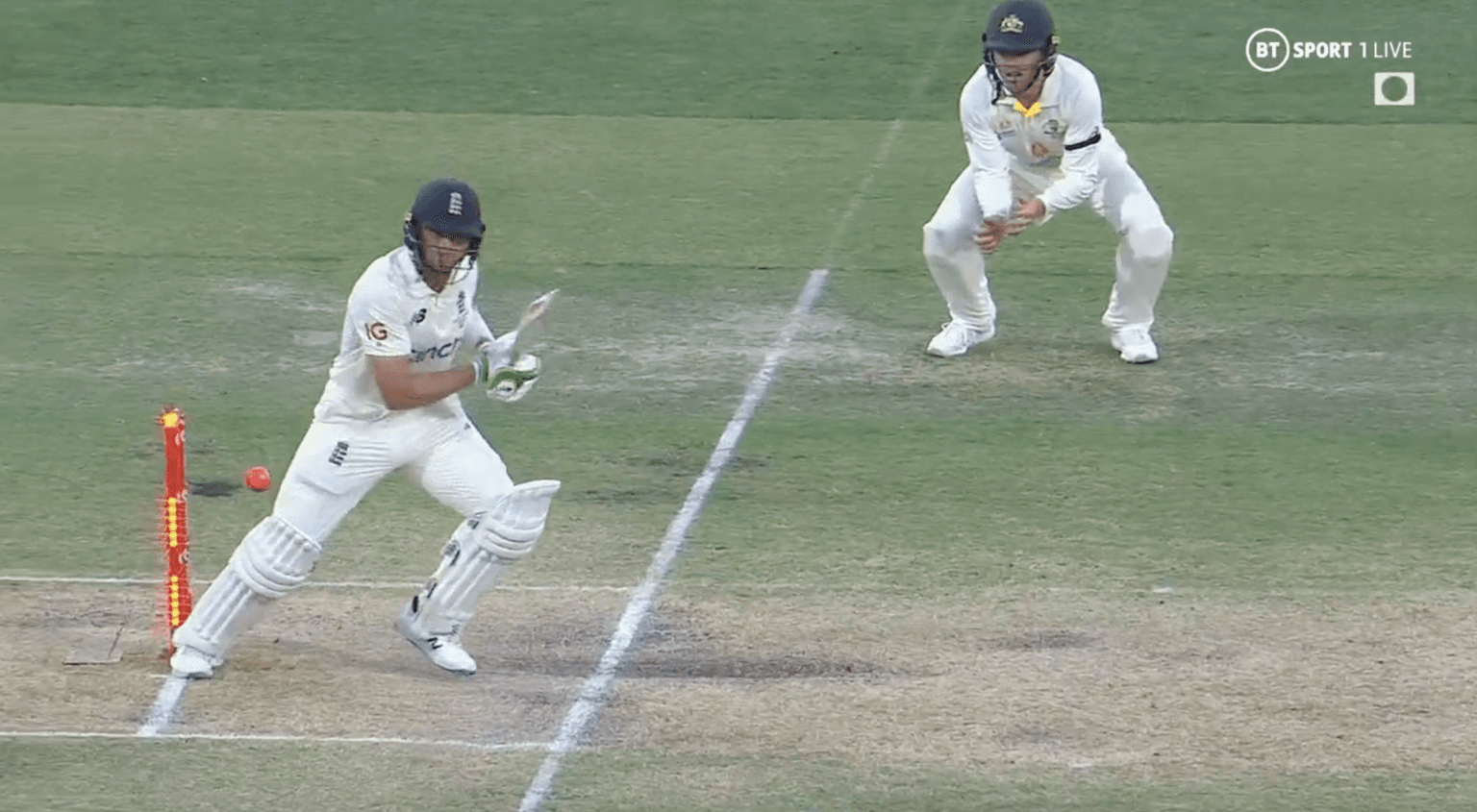 Jos Buttler stands on own stumps as England lose against Australia in second test