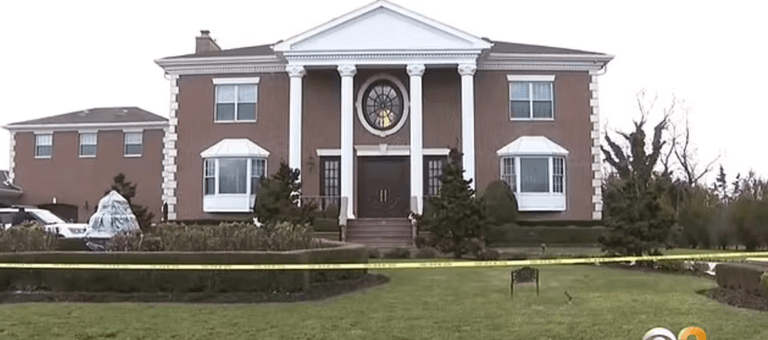 Son allegedly shoots parents on Christmas morning in $3.2m mansion Son allegedly shoots parents on Christmas morning in $3.2m mansion