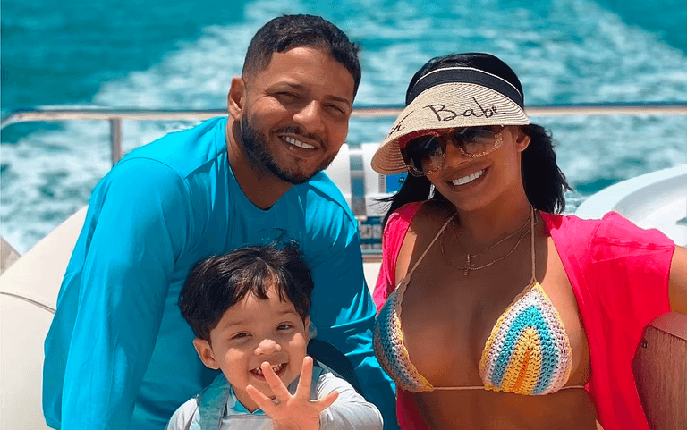 Music producer Flow La Movie, his wife, and four-year-old son die after private jet crash Music producer Flow La Movie, his wife, and four-year-old son die after private jet crash
