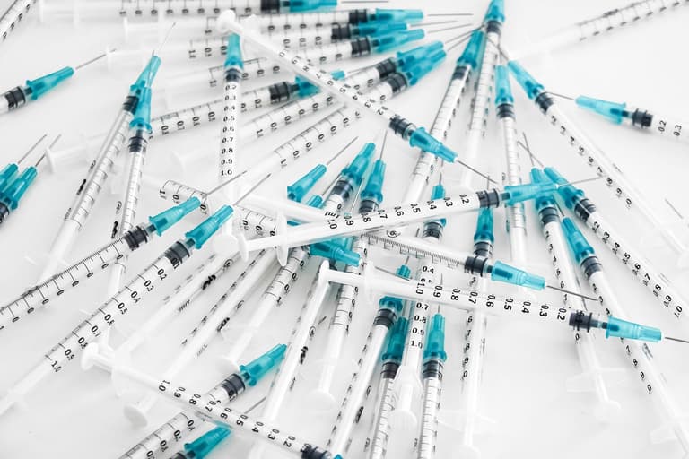 UK study finds no evidence Omicron is less severe than Delta UK study finds no evidence Omicron is less severe than Delta