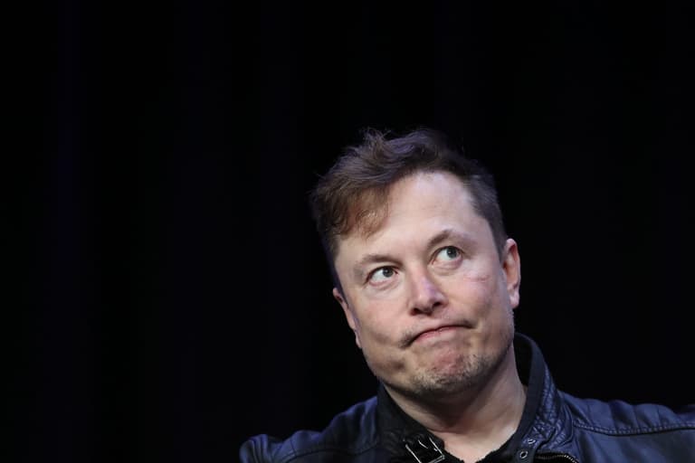 Elon Musk offers kid $5k to take down Twitter account tracking his plane Elon Musk offers kid $5k to take down Twitter account tracking his plane