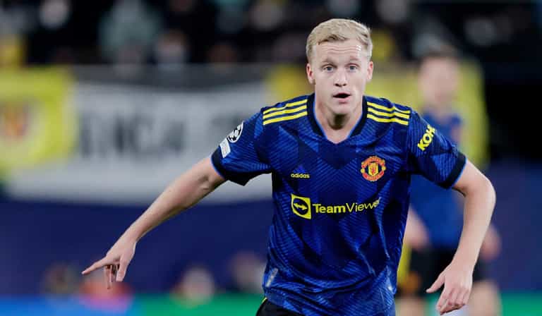 Donny Van De Beek set for loan move to Everton until end of season Donny Van De Beek set for loan move to Everton until end of season