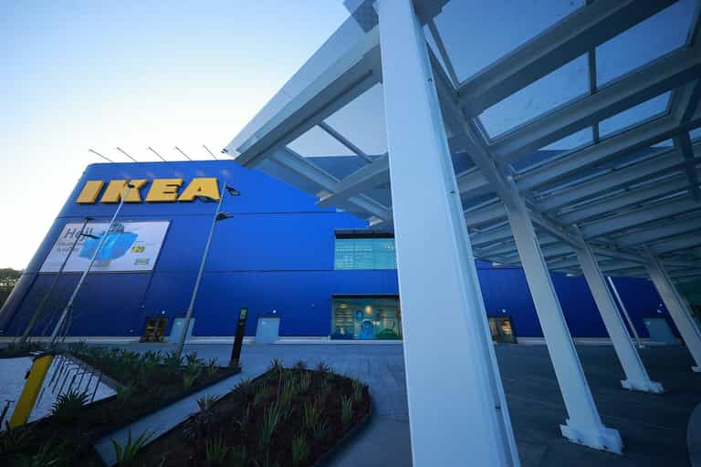 Ikea ‘cuts sick pay’ for unjabbed staff in isolation Ikea ‘cuts sick pay’ for unjabbed staff in isolation