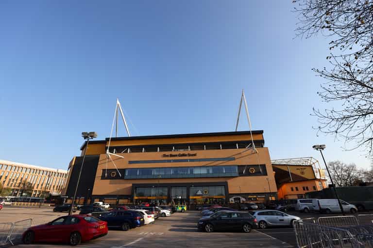 Fire breaks out at Molineux, causing ‘significant damage’ to Wolves stadium Fire breaks out at Molineux, causing ‘significant damage’ to Wolves stadium