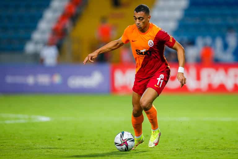 Friend of Galatasaray player arrested for allegedly sitting exam in his place Friend of Galatasaray player arrested for allegedly sitting exam in his place