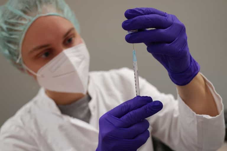 Fourth Pfizer jab ineffective in blocking Omicron, according to Israeli study Fourth Pfizer jab ineffective in blocking Omicron, according to Israeli study