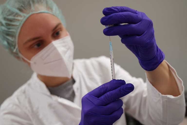 Fourth Pfizer jab ineffective in blocking Omicron, according to Israeli study Fourth Pfizer jab ineffective in blocking Omicron, according to Israeli study