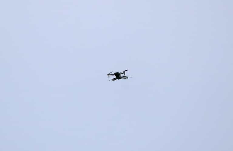 Brentford-Wolves suspended after unofficial drone spotted flying over the stadium Brentford-Wolves suspended after unofficial drone spotted flying over the stadium