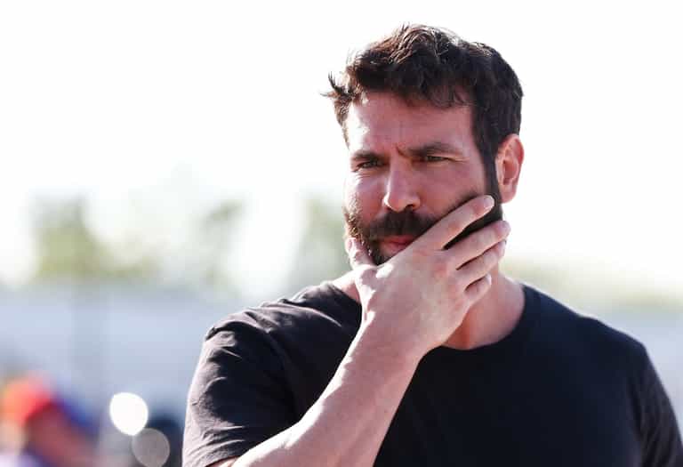 People can’t comprehend Dan Bilzerian without a beard People can’t comprehend Dan Bilzerian without a beard