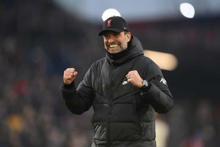 Jurgen Klopp gifts Liverpool fans with beers after Crystal Palace win Jurgen Klopp gifts Liverpool fans with beers after Crystal Palace win