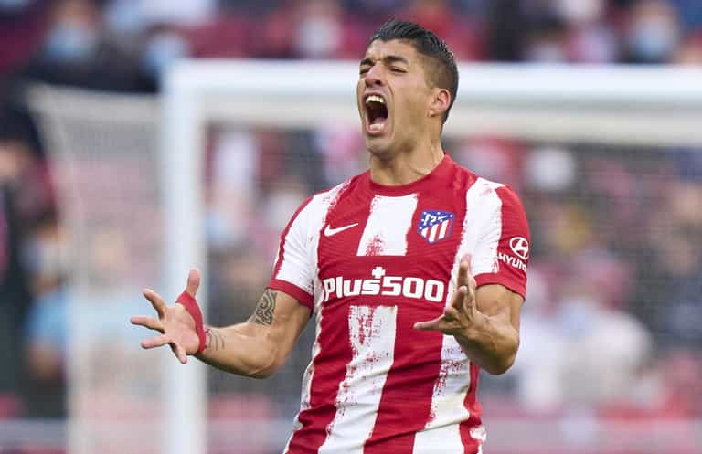 Steven Gerrard makes approach to bring Luis Suarez to Aston Villa Steven Gerrard makes approach to bring Luis Suarez to Aston Villa