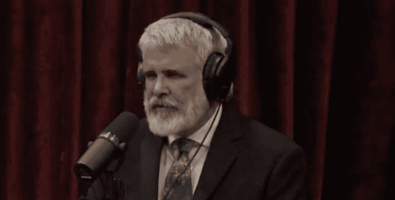 Anti-vaxx scientist claims ‘mass formation psychosis’ caused people to follow COVID-19 restrictions Anti-vaxx scientist claims ‘mass formation psychosis’ caused people to follow COVID-19 restrictions