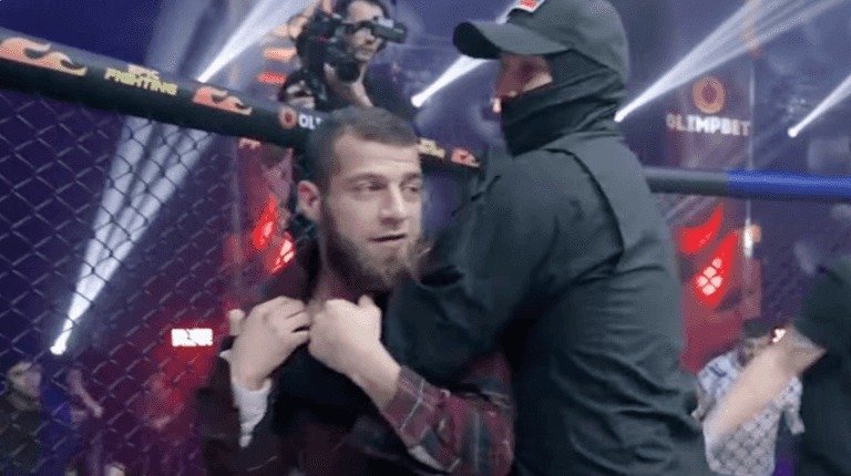 Fan tries to stop mixed-gender MMA fight between porn star and plus-sized model Fan tries to stop mixed-gender MMA fight between porn star and plus-sized model