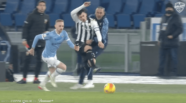 Ex-Chelsea boss Maurizio Sarri floored by Udinese player in Coppa Italia clash Ex-Chelsea boss Maurizio Sarri floored by Udinese player in Coppa Italia clash