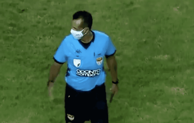 Sao Paulo supporter throws knife on pitch during U20’s semi-final Sao Paulo supporter throws knife on pitch during U20’s semi-final