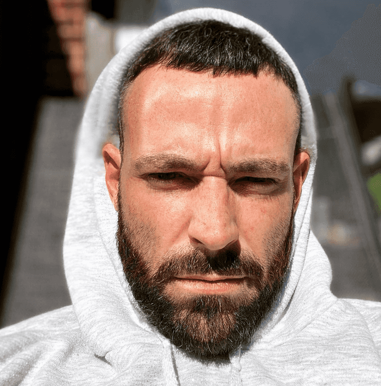 Coronation Street star left homeless after sharing anti-vax views Coronation Street star left homeless after sharing anti-vax views