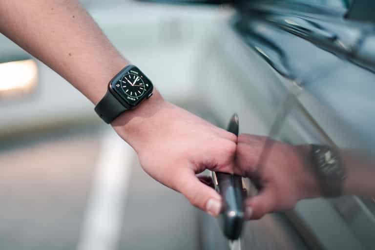 New Highway Code rule will fine drivers £1,000 for opening door with wrong hand New Highway Code rule will fine drivers £1,000 for opening door with wrong hand