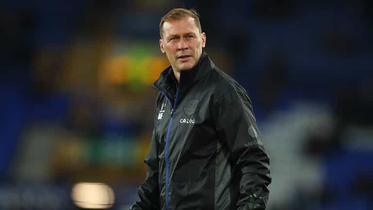 Duncan Ferguson buys drinks for Everton fans before Aston Villa clash Duncan Ferguson buys drinks for Everton fans before Aston Villa clash