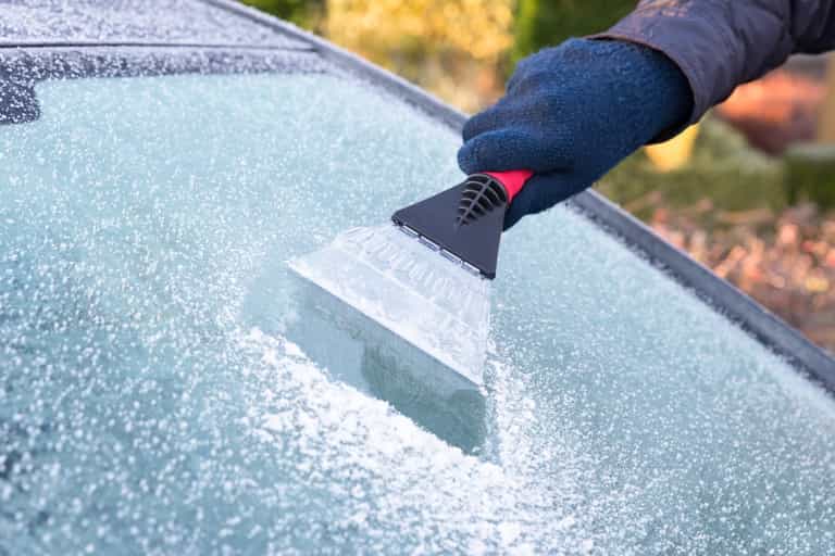Car button defrosts car windscreen in seconds – but many drivers had no idea about it Car button defrosts car windscreen in seconds – but many drivers had no idea about it