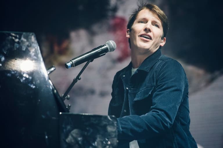 James Blunt threatens to release new music on Spotify if they don’t remove Joe Rogan James Blunt threatens to release new music on Spotify if they don’t remove Joe Rogan