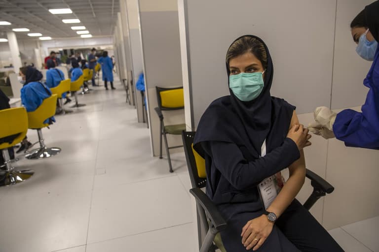 Iran returns 820,000 vaccine doses as sixth covid wave hits because they were US-made Iran returns 820,000 vaccine doses as sixth covid wave hits because they were US-made