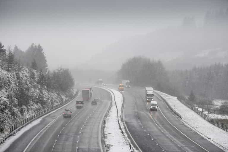 Four inches of snow set to hit UK as Met Office issue -3C weather warning Four inches of snow set to hit UK as Met Office issue -3C weather warning