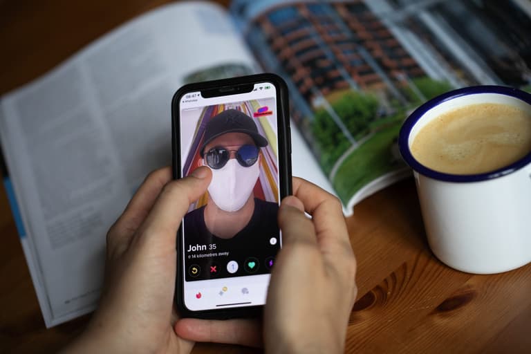 Woman swindled out of $300K worth of Bitcoin by Hinge date in latest romance scam Woman swindled out of $300K worth of Bitcoin by Hinge date in latest romance scam