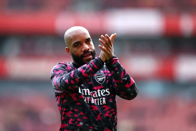 Alexandre Lacazette reaches out to bullied fan with heartwarming gesture Alexandre Lacazette reaches out to bullied fan with heartwarming gesture