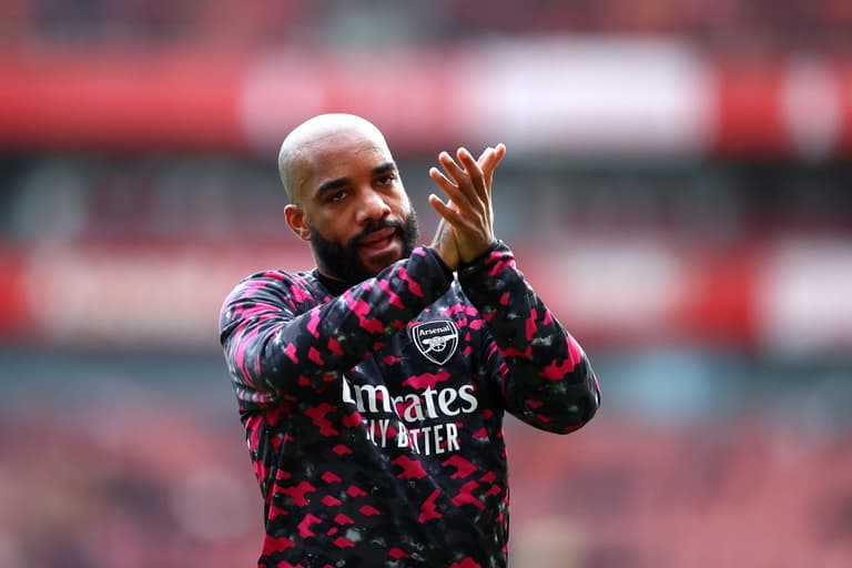 Alexandre Lacazette reaches out to bullied fan with heartwarming gesture Alexandre Lacazette reaches out to bullied fan with heartwarming gesture