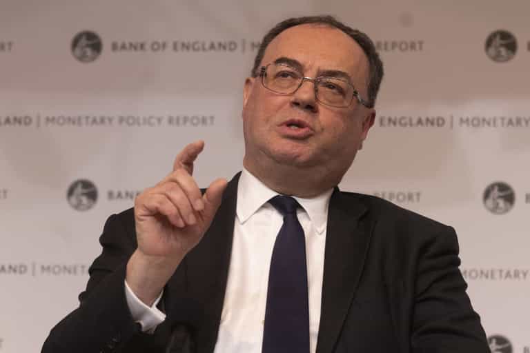 ‘Don’t ask for a pay rise’ says Bank of England boss who earns half a million a year ‘Don’t ask for a pay rise’ says Bank of England boss who earns half a million a year