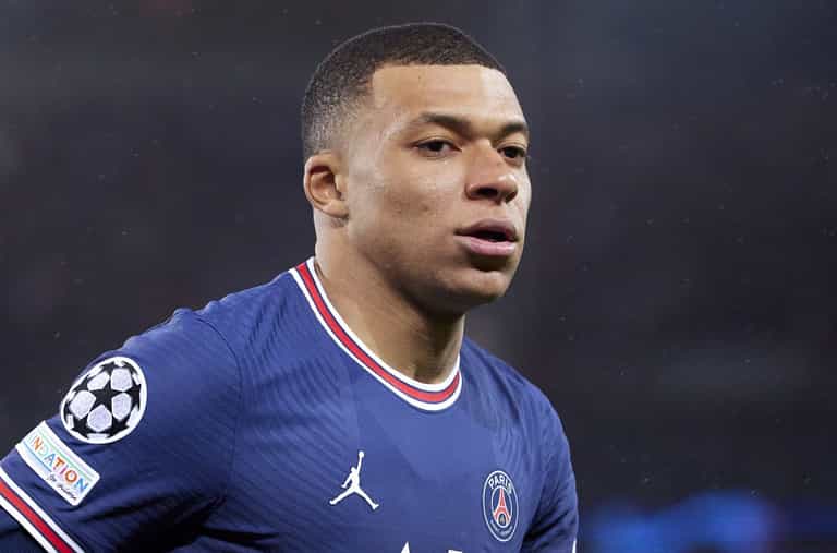 Kylian Mbappe offered mammoth wage by PSG and could stay after all Kylian Mbappe offered mammoth wage by PSG and could stay after all