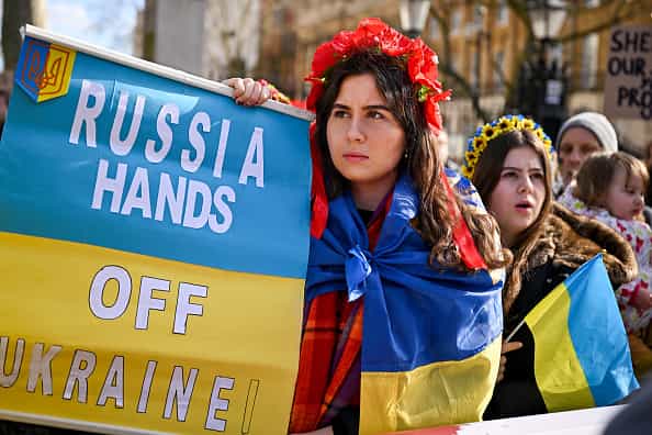 Stand with Ukraine protests: Police shutdown Whitehall after ‘serious gas leak’ Stand with Ukraine protests: Police shutdown Whitehall after ‘serious gas leak’