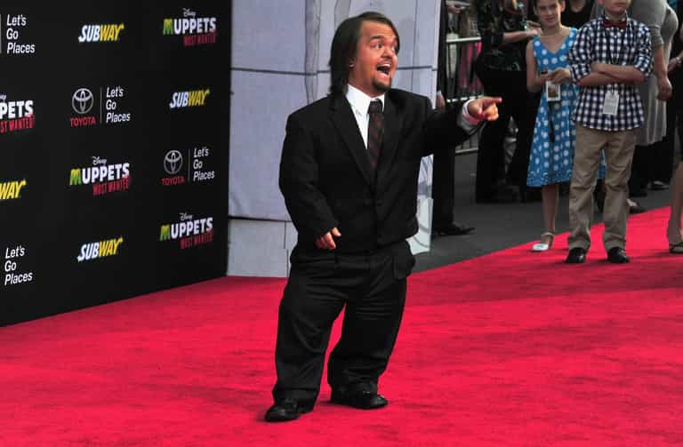 WWE star calls out Peter Dinklage over Snow White dwarfism row WWE star calls out Peter Dinklage over Snow White dwarfism row