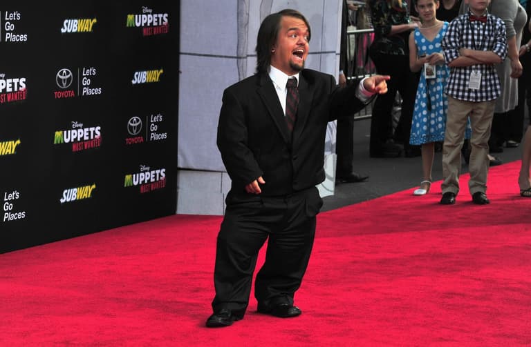 WWE star calls out Peter Dinklage over Snow White dwarfism row WWE star calls out Peter Dinklage over Snow White dwarfism row
