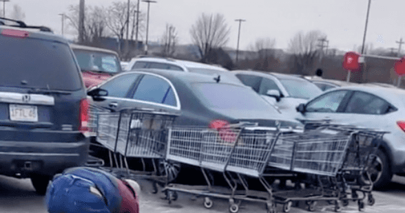 Frustrated shoppers take revenge on double parked Mercedes in car park Frustrated shoppers take revenge on double parked Mercedes in car park