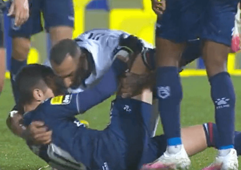 Ricardo Quaresma picks up and carries time wasting opponent off pitch Ricardo Quaresma picks up and carries time wasting opponent off pitch