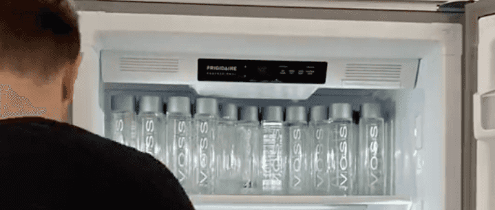 ‘Water snob’ spends £1,400 per month on bottled water because it’s ‘the only way to hydrate’ ‘Water snob’ spends £1,400 per month on bottled water because it’s ‘the only way to hydrate’