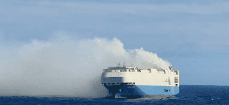 Cargo ship carrying more than a thousand Porsches left to burn in the middle of ocean Cargo ship carrying more than a thousand Porsches left to burn in the middle of ocean