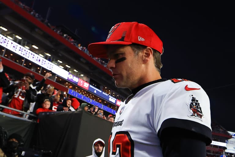 NFL legend Tom Brady addresses retirement rumours in Instagram post NFL legend Tom Brady addresses retirement rumours in Instagram post