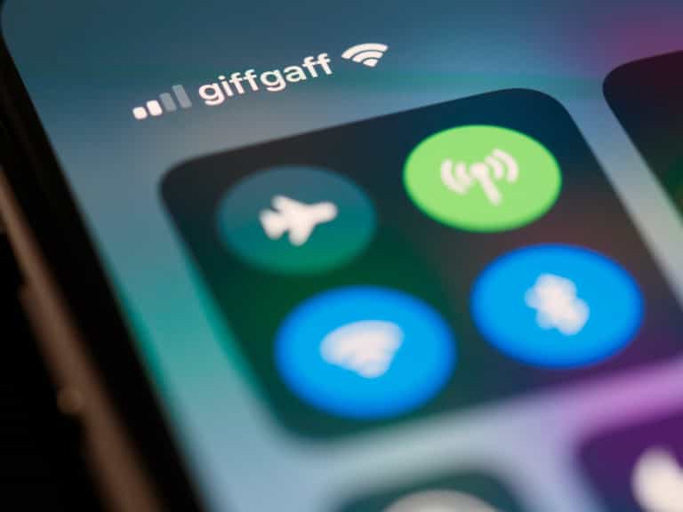 Dad tries to limit kids’ screentime – shuts down internet for whole town Dad tries to limit kids’ screentime – shuts down internet for whole town