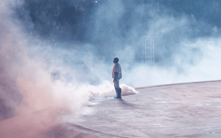 Kanye West posts new image of Kim Kardashian after admitting to harassing her Kanye West posts new image of Kim Kardashian after admitting to harassing her