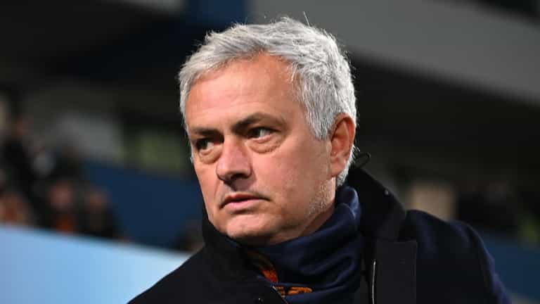 Roma ‘under investigation’ after Mourinho hired ex-referee who illegally confronted official Roma ‘under investigation’ after Mourinho hired ex-referee who illegally confronted official