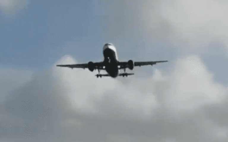 Terrifying moment plane is forced to abort landing at Heathrow Airport during Storm Eunice Terrifying moment plane is forced to abort landing at Heathrow Airport during Storm Eunice